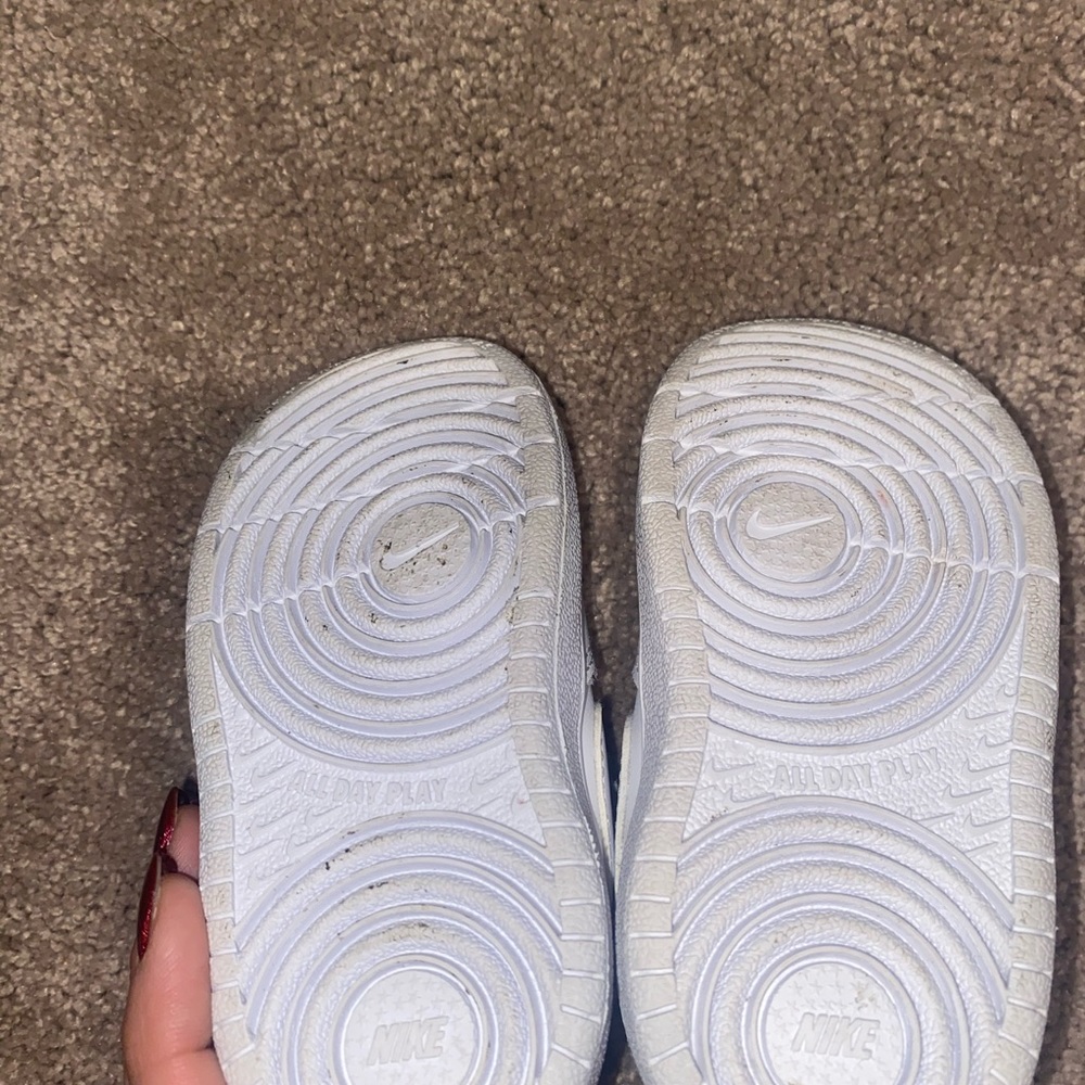 Nike toddler shoes size 5c